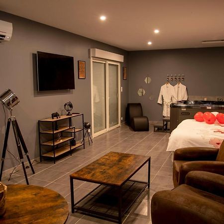 Love Room - La Parenthese Saint-Bauzille-de-la-Sylve 外观 照片