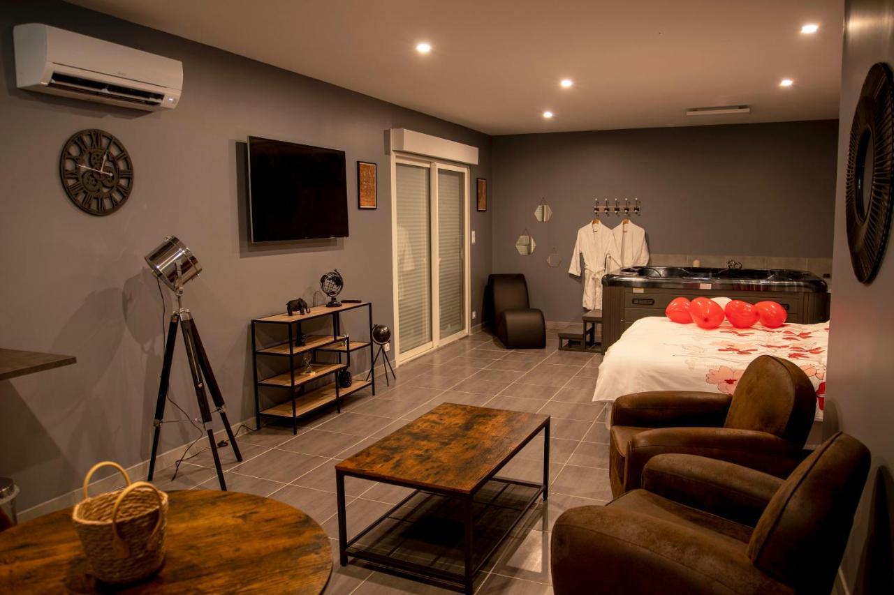 Love Room - La Parenthese Saint-Bauzille-de-la-Sylve 外观 照片