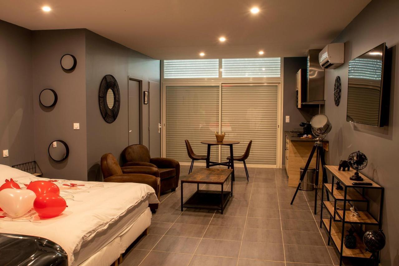 Love Room - La Parenthese Saint-Bauzille-de-la-Sylve 外观 照片